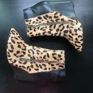 Leopard print wedge